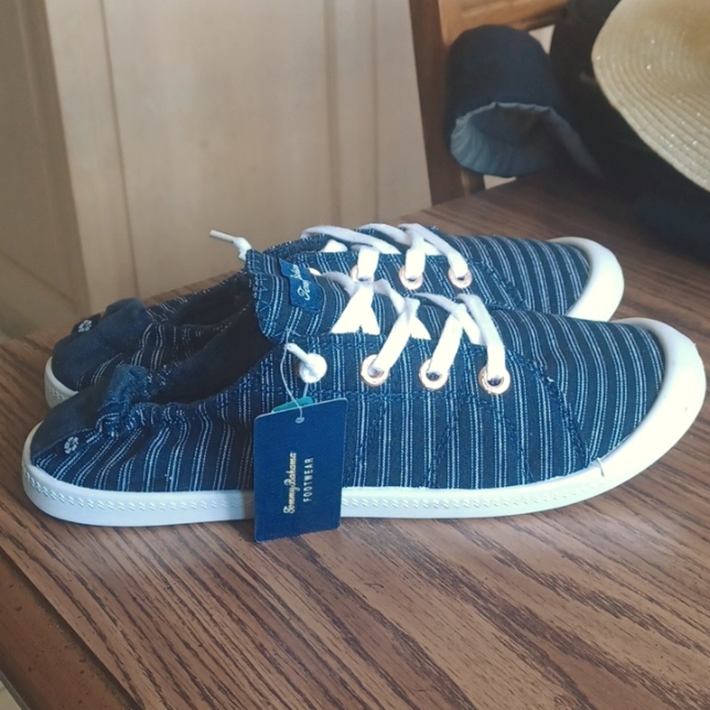 TOMMY BAHAMA Sz 9 No-Tie Memory Foam Slip-on Sneakers Navy Blue/White Striped